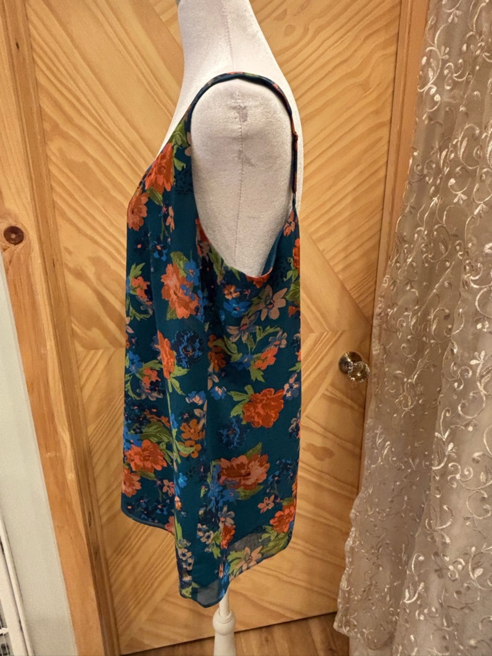 Cabi Sleeveless Teal Floral V-Neck Women’s Top adjustable straps - Picture 3 of 7